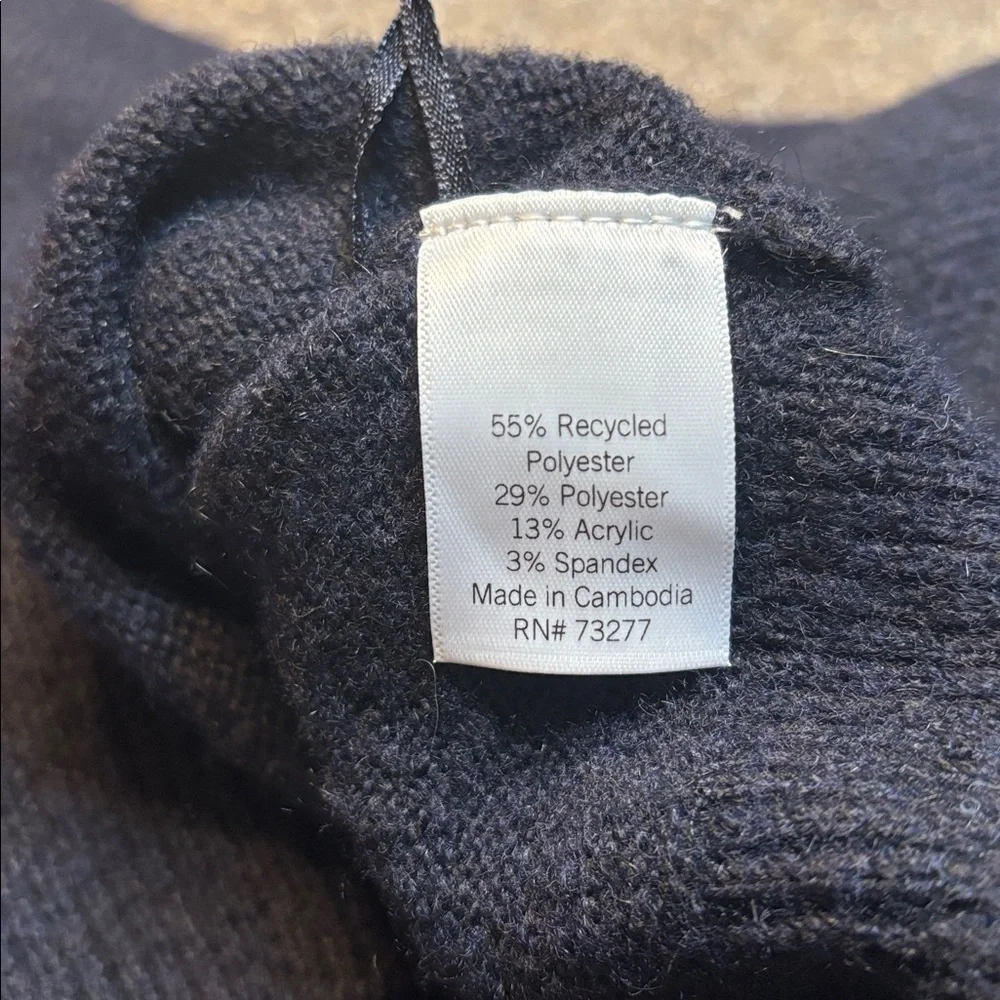 Croft & Barrow women’s Black ,grey ,blue and White fairisle Sweater